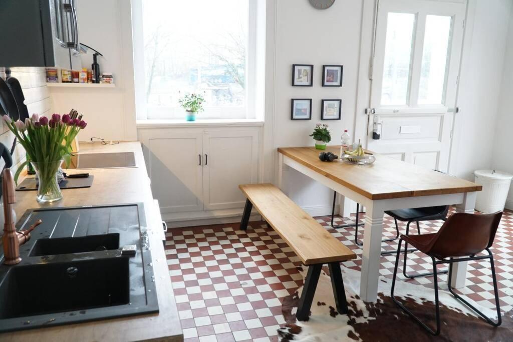 Grosszuegige 185M2-Altbauwohnung In Bestlage 7Zimmer-2Baeder-2Kuechen-2Wcs Hamburg-Harburg Exteriör bild
